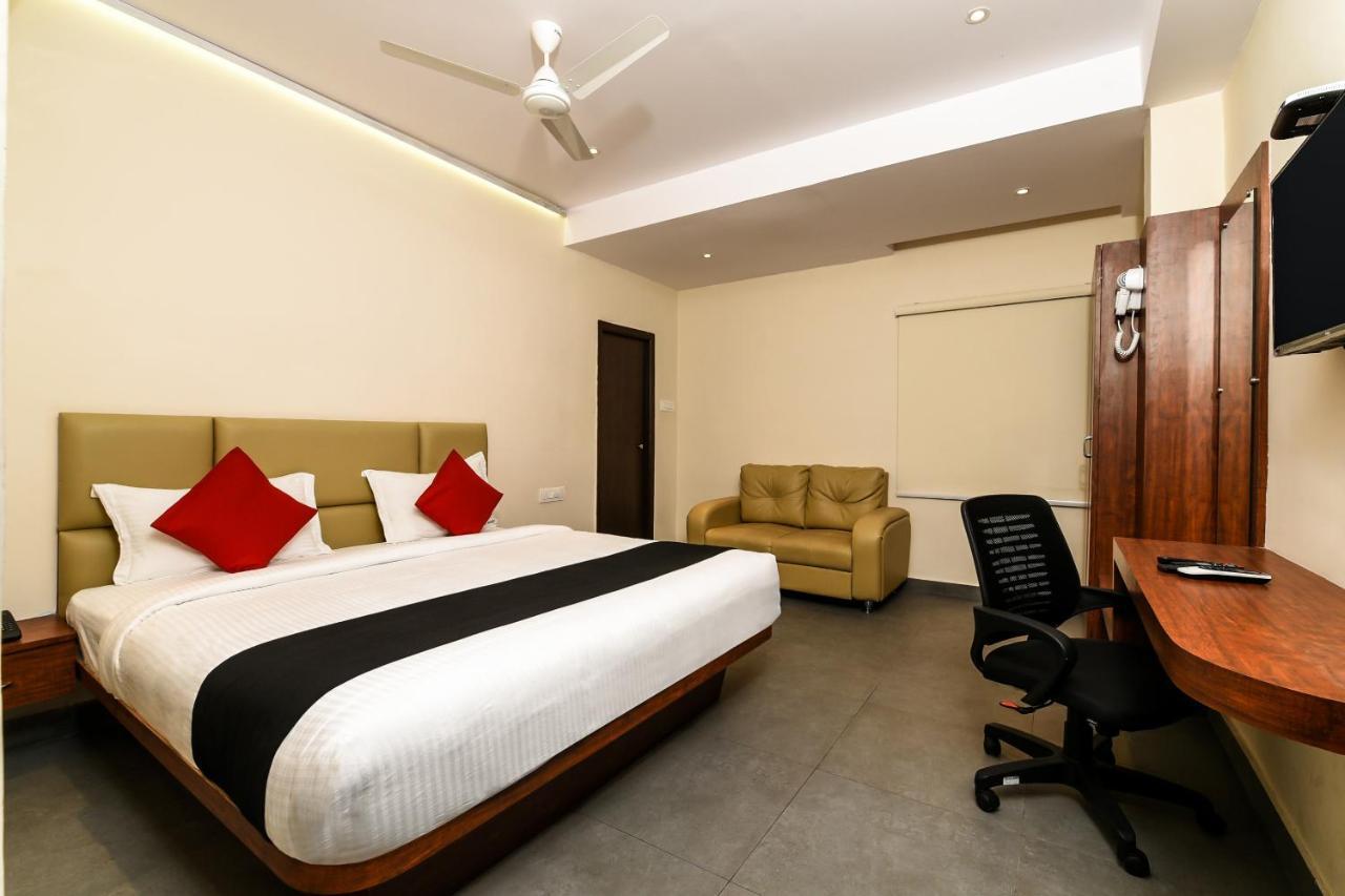 Hotel Super Capital O Siddartha Grand Vijayawāda Exteriér fotografie