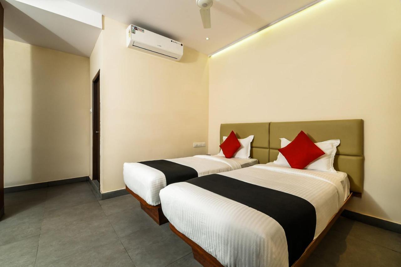 Hotel Super Capital O Siddartha Grand Vijayawāda Exteriér fotografie