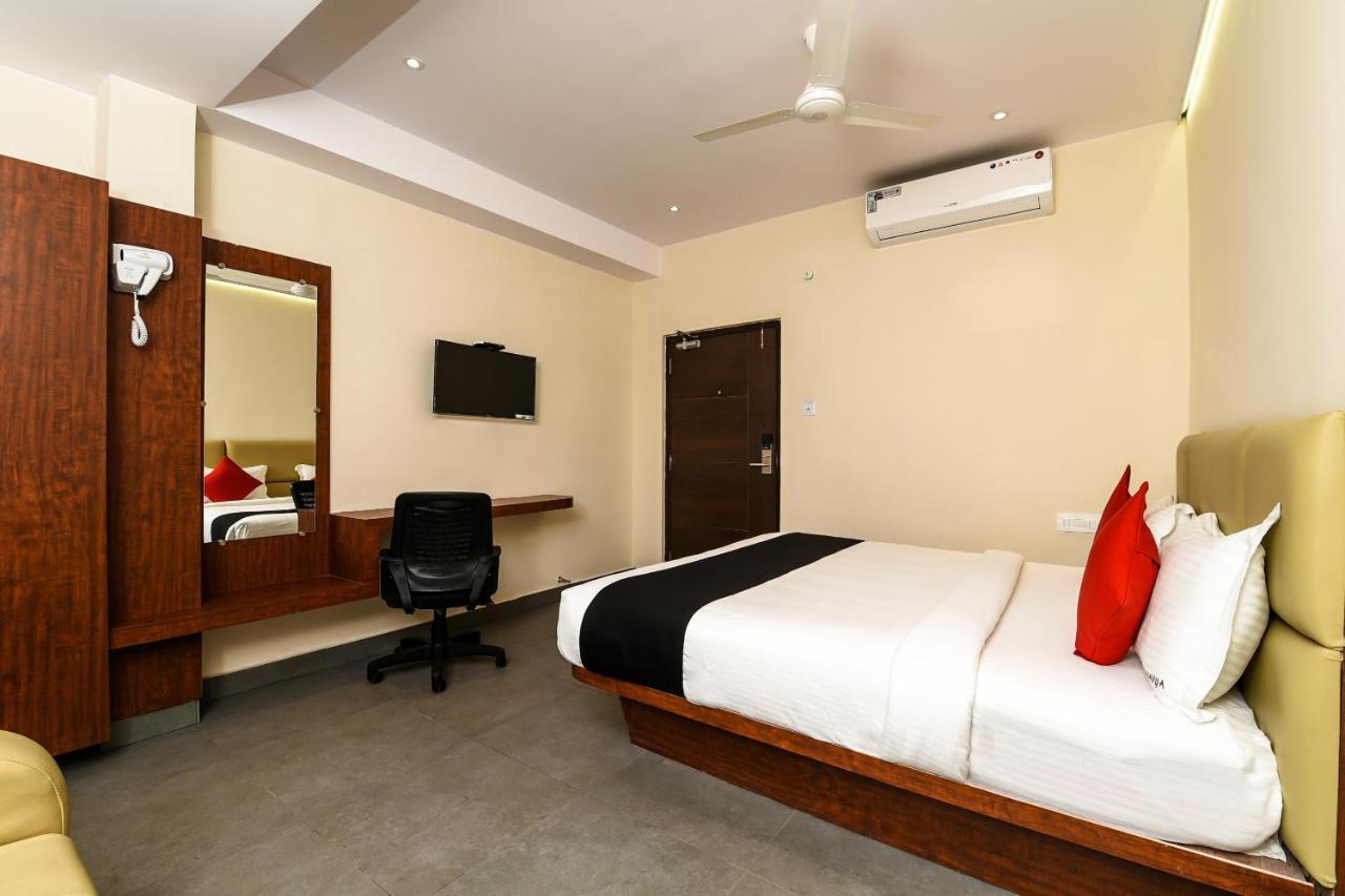 Hotel Super Capital O Siddartha Grand Vijayawāda Exteriér fotografie