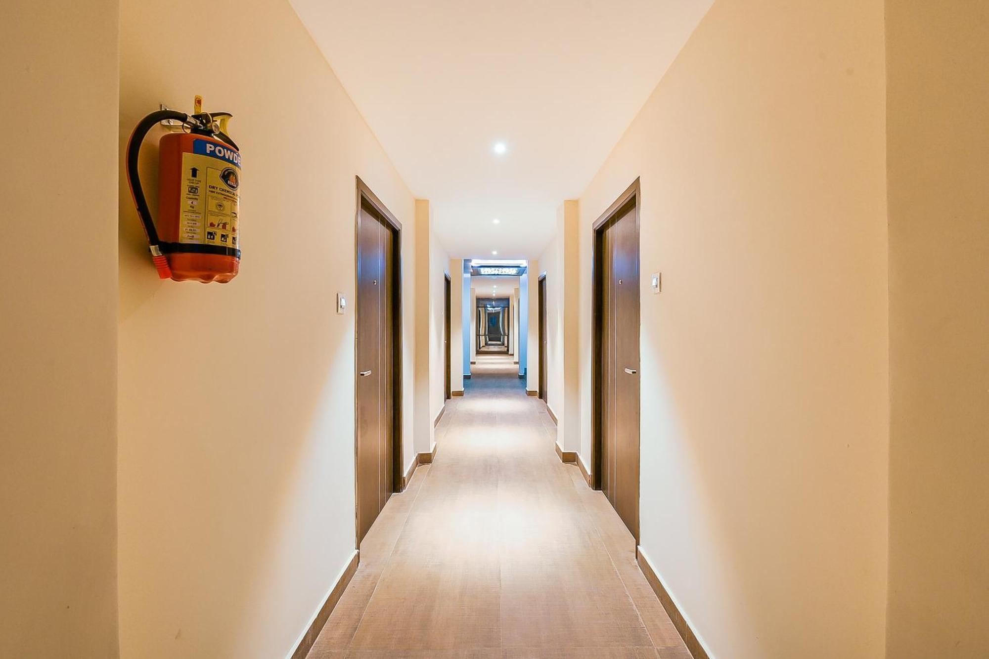 Hotel Super Capital O Siddartha Grand Vijayawāda Exteriér fotografie