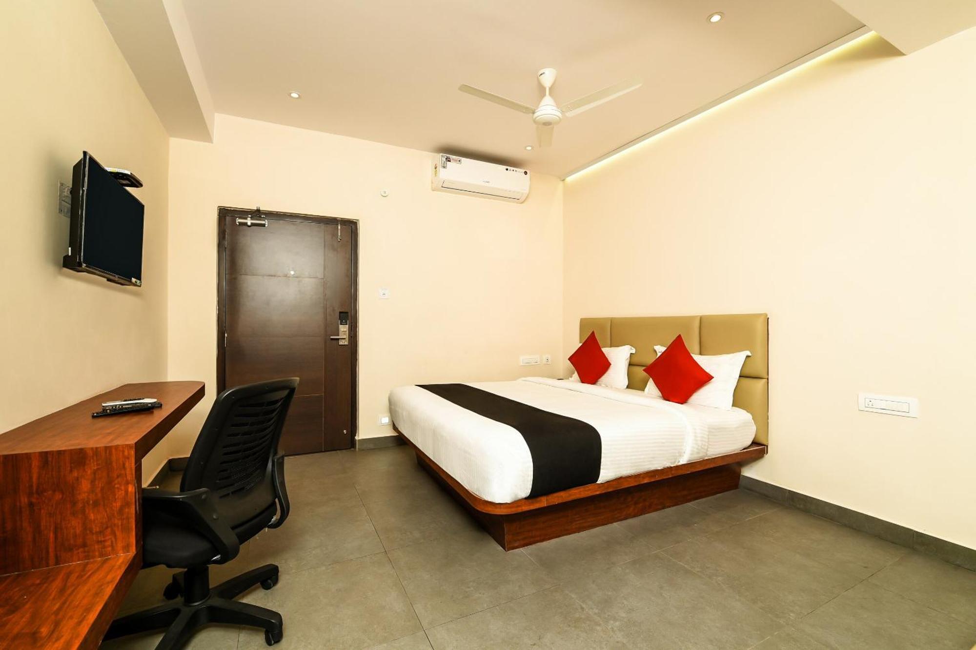 Hotel Super Capital O Siddartha Grand Vijayawāda Exteriér fotografie