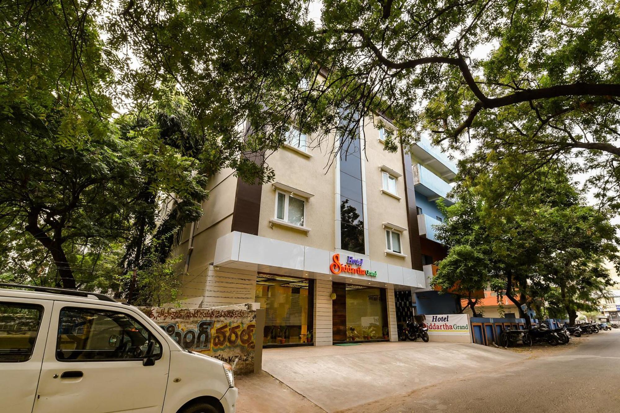 Hotel Super Capital O Siddartha Grand Vijayawāda Exteriér fotografie