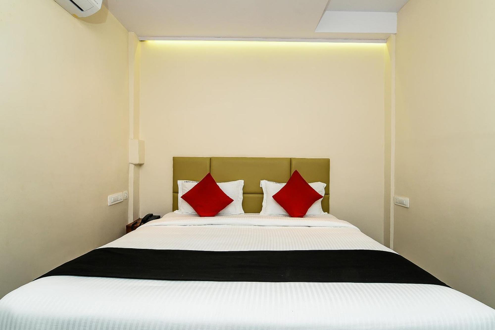 Hotel Super Capital O Siddartha Grand Vijayawāda Exteriér fotografie