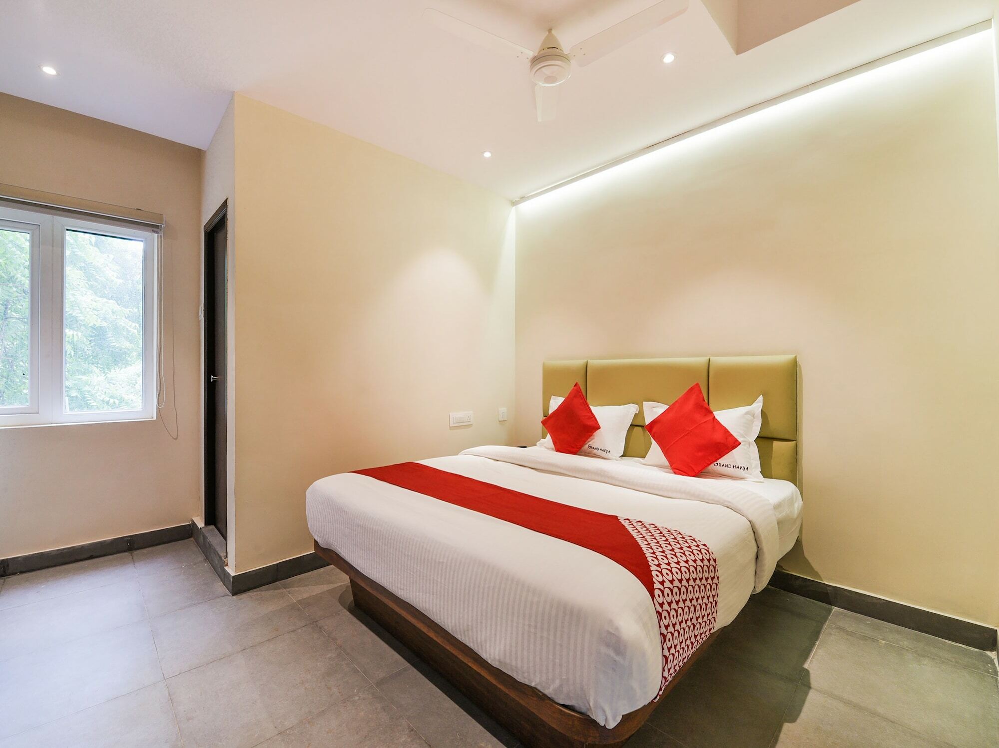Hotel Super Capital O Siddartha Grand Vijayawāda Exteriér fotografie